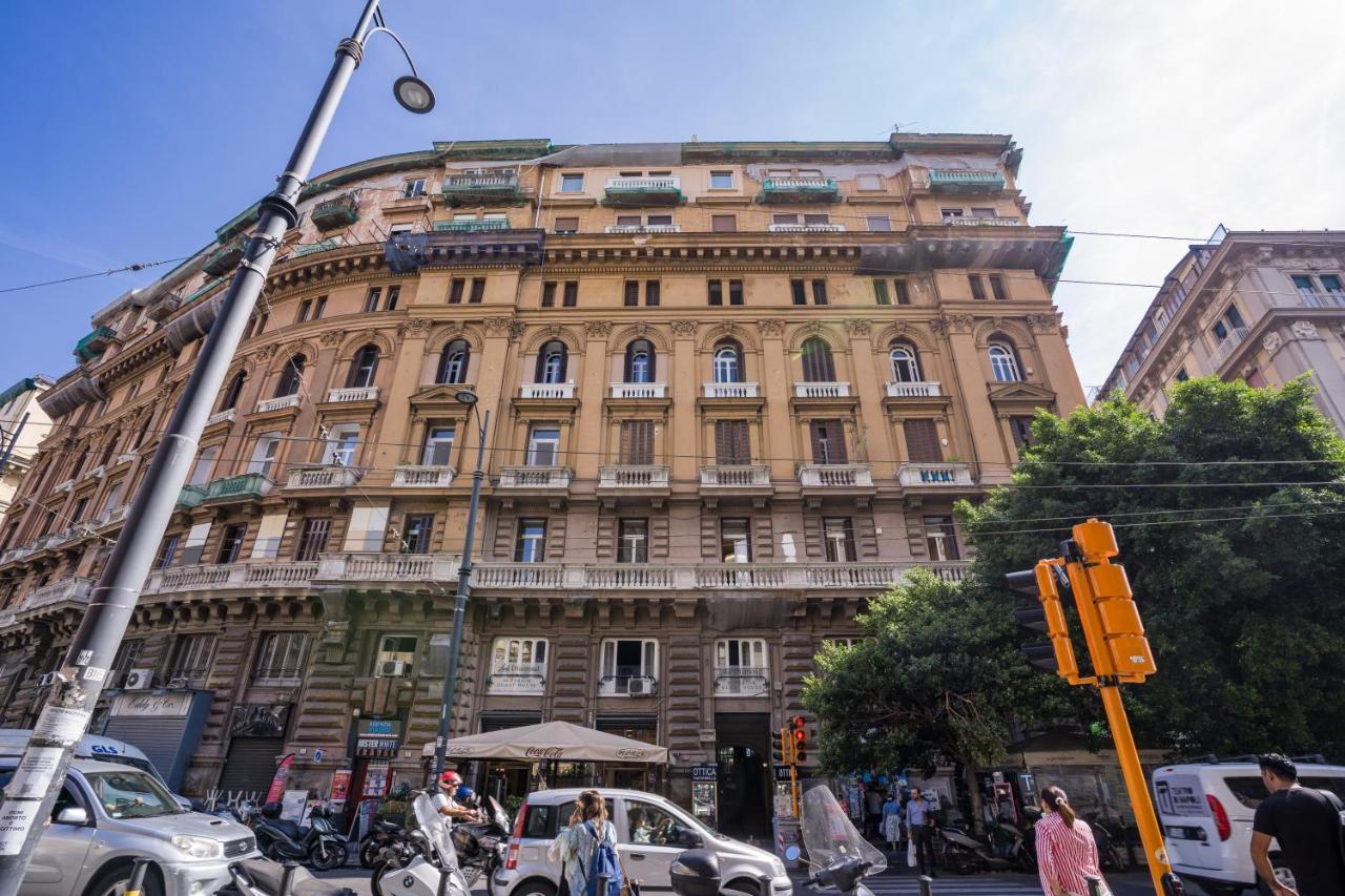 Lady Diamond Apartment Napoli Bagian luar foto