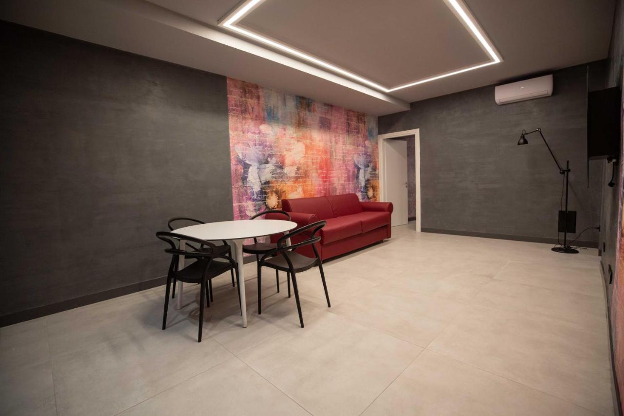 Lady Diamond Apartment Napoli Bagian luar foto