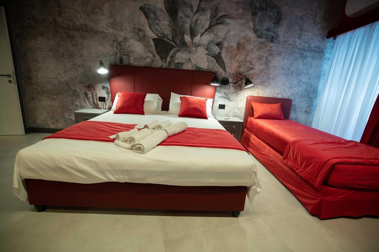 Lady Diamond Apartment Napoli Bagian luar foto