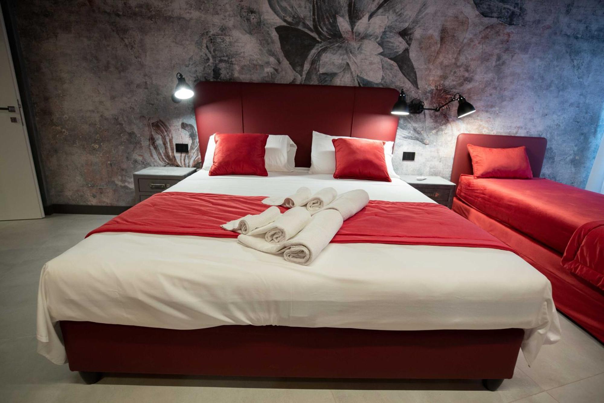 Lady Diamond Apartment Napoli Bagian luar foto